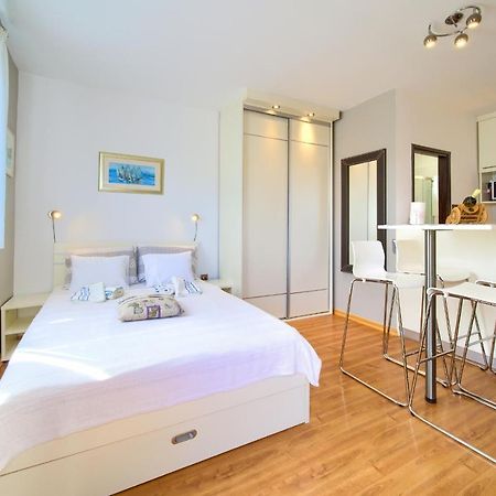 Studio Apartment Vesna Krk Town Exterior photo