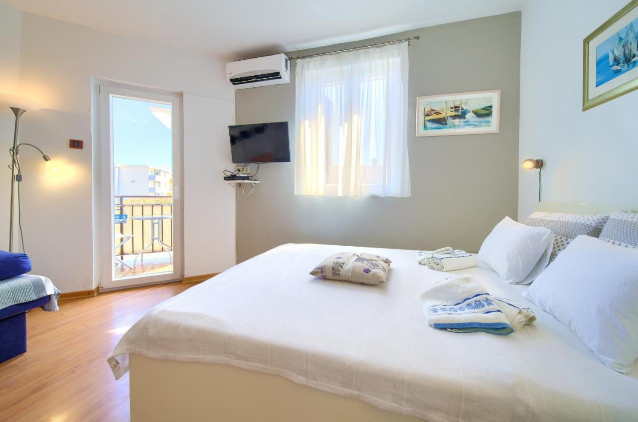 Studio Apartment Vesna Krk Town Exterior photo