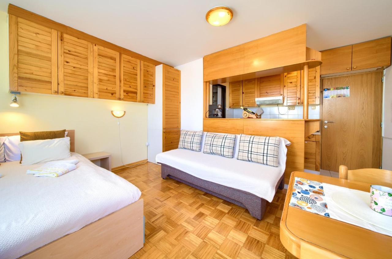 Studio Apartment Vesna Krk Town Exterior photo